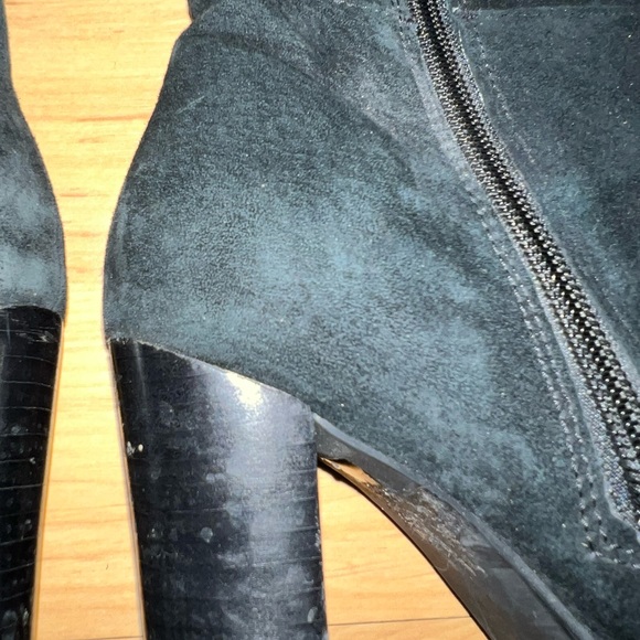 Le Château High Heel Suede Boots - Picture 4 of 7